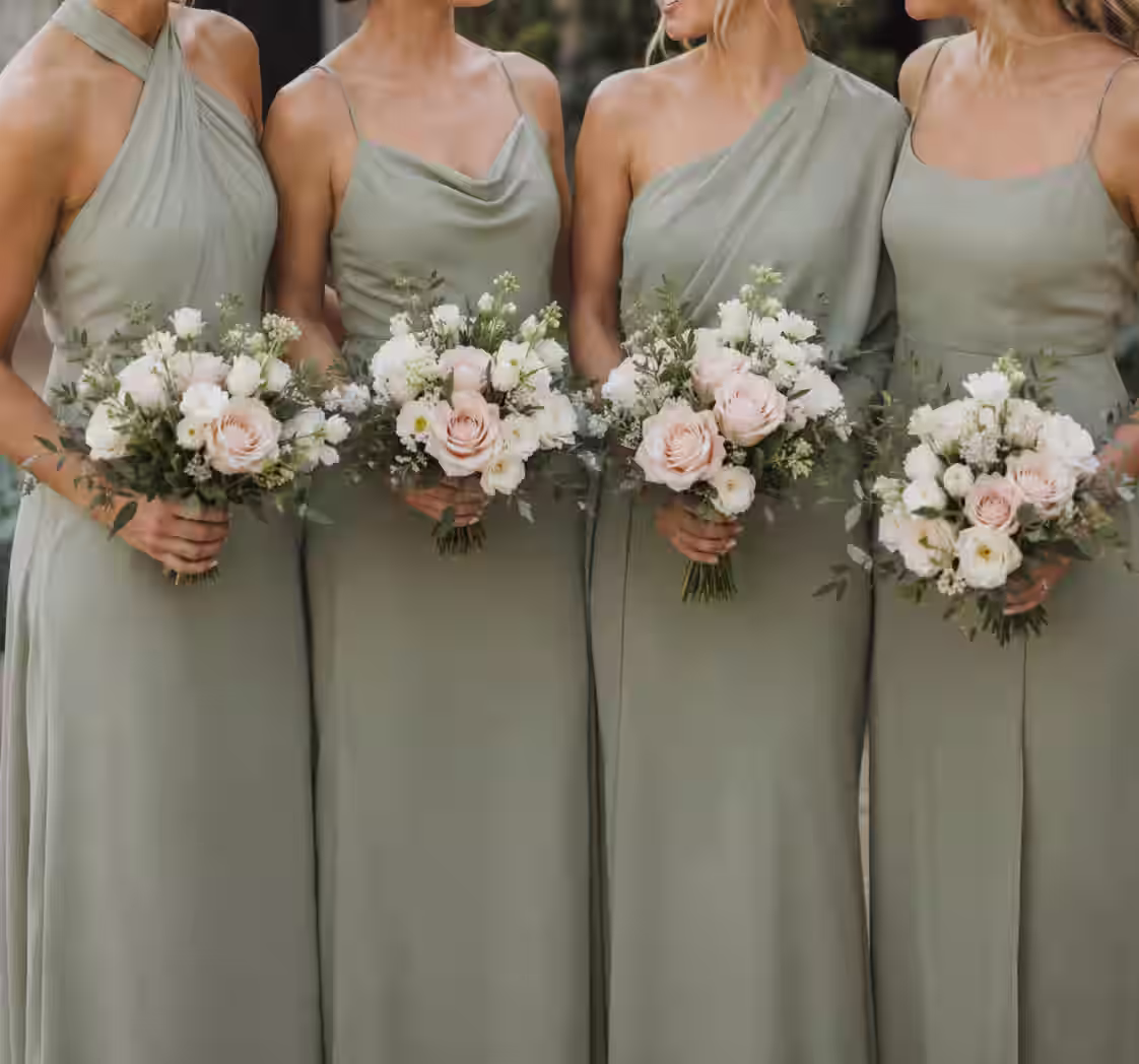 Elegant wedding venue flowers created by Elsa Brown Flowerstyle